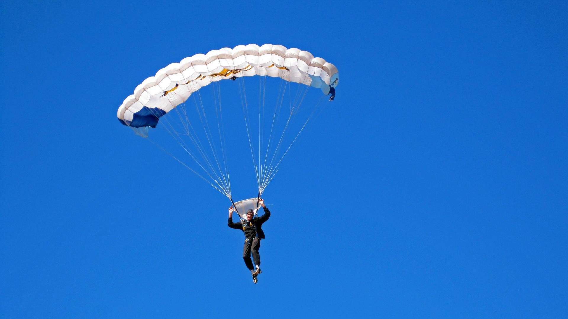 “沙滩合球:天府新区沙滩赛场带来新运动风潮”